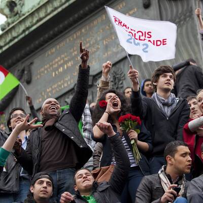  Die Schlacht ist geschlagen, Sarkozy ist gestürzt. Neuer Präsident Frankreichs ist Francois Hollande.