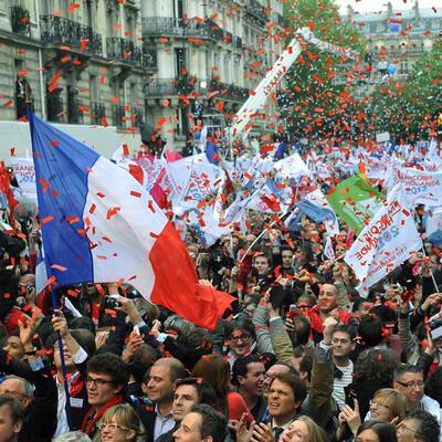  Die Schlacht ist geschlagen, Sarkozy ist gestürzt. Neuer Präsident Frankreichs ist Francois Hollande.