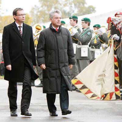 Österreich feiert sich am Heldenplatz