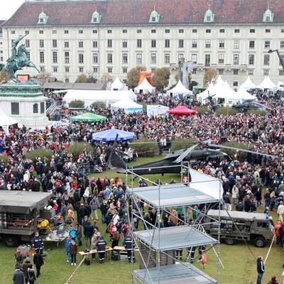 Österreich feiert sich am Heldenplatz