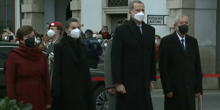 Spaniens König in Wien mit militärischen Ehren empfangen
