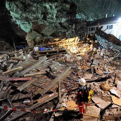 Felssturz zerstört Einfamilienhaus