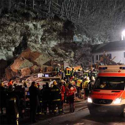 Felssturz zerstört Einfamilienhaus