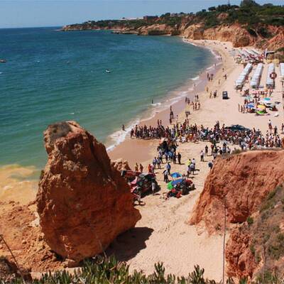 Felssturz am Urlauberstrand