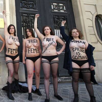 Busen-Protest vor Femen-Prozess