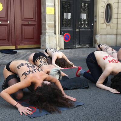 Busen-Protest vor Femen-Prozess