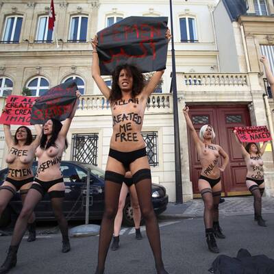Busen-Protest vor Femen-Prozess