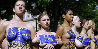 Nackt-Protest gegen Rechtsextreme 