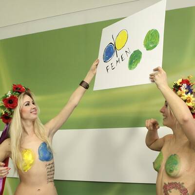 Femen zu Gast bei den Grünen