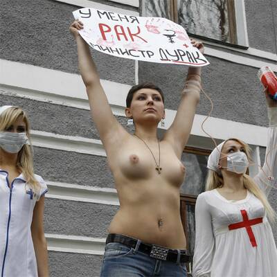 Nackt-Protest gegen Gesundheitswesen