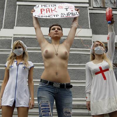 Nackt-Protest gegen Gesundheitswesen