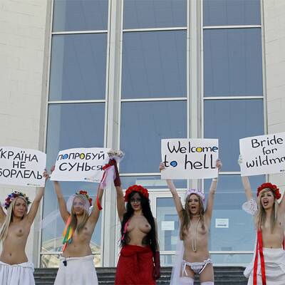 Nackter Protest gegen Heiratsshow