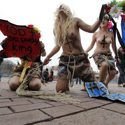 Mit nackten Brüsten gegen Putin