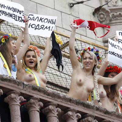 Nackte Brüste gegen Fußball-EURO