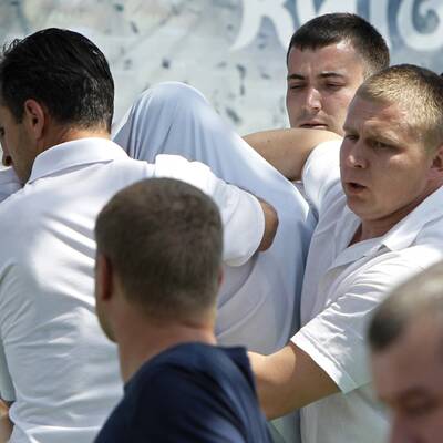 Nackte wollten EURO-Pokal klauen