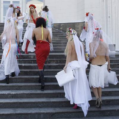 Nackter Protest gegen Heiratsshow