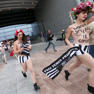 Nackt-Proteste in Brüssel