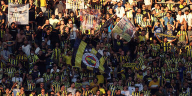 Fenerbahce-Fans schocken mit Putin-Rufen gegen Dynamo Kiew