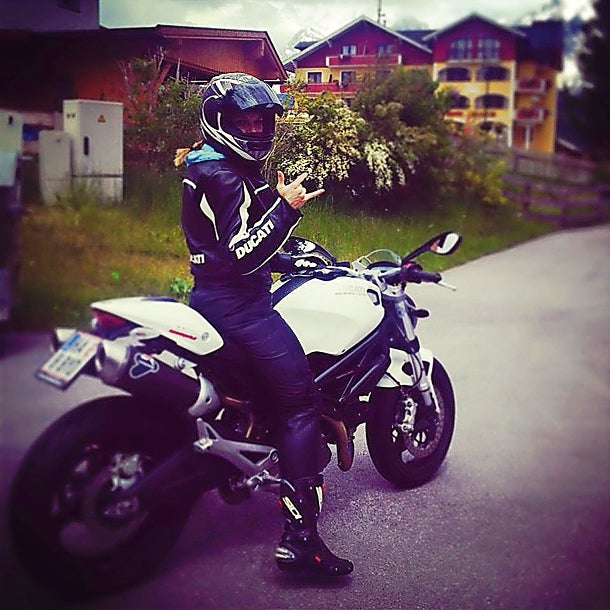 Marlies grüßt von der Alm