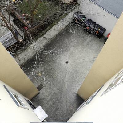 11-Jähriger stürzt aus dem Fenster
