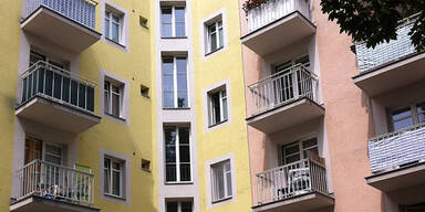 3-Jähriger stürzt 12 Meter in Tiefe