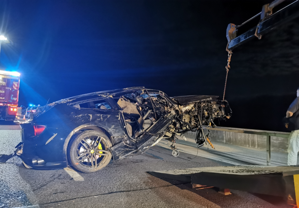 Lenker crasht 260.000-€-Ferrari in OÖ