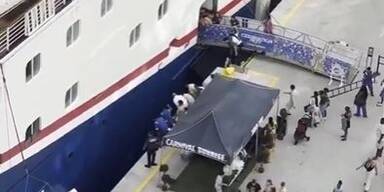 Hier stockt einem der Atem - Mutter springt Kind im Meer hinterher