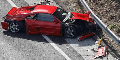 Massencrash mit elf Luxusautos 