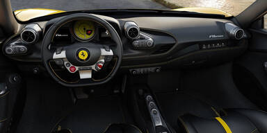 Ferrari greift mit dem F8 Spider an