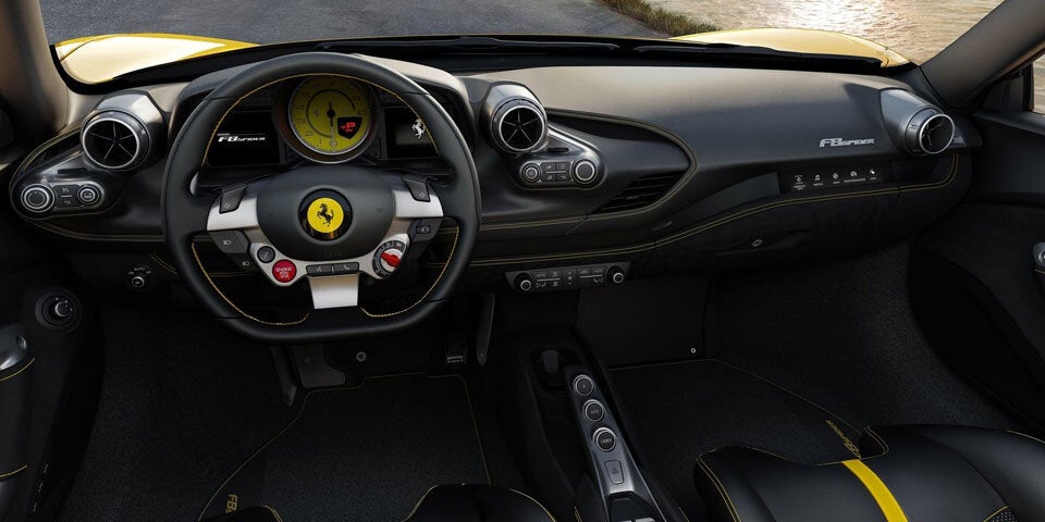 Ferrari greift mit dem F8 Spider an