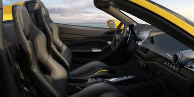 Ferrari greift mit dem F8 Spider an