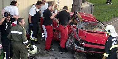 Burschen zerstörten 390-PS-Ferrari
