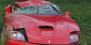 Ex-Skistar zertrümmert Ferrari