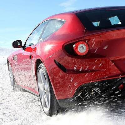 Allrad-Ferrari für 4