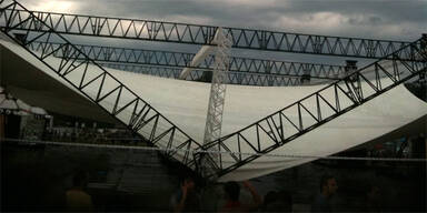 Bühne bei Festival eingestürzt - Tote