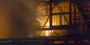 Hafen in Krems stand in Flammen