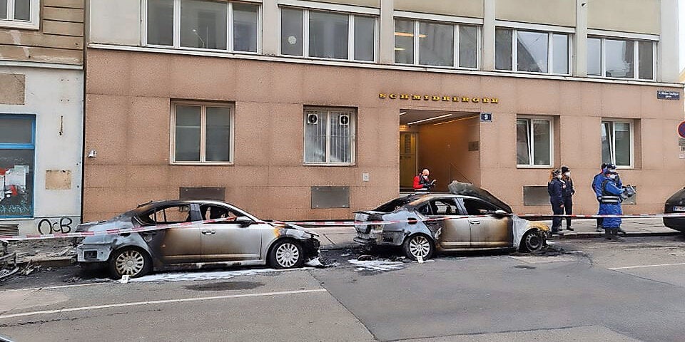 Polizeiautos Feuer