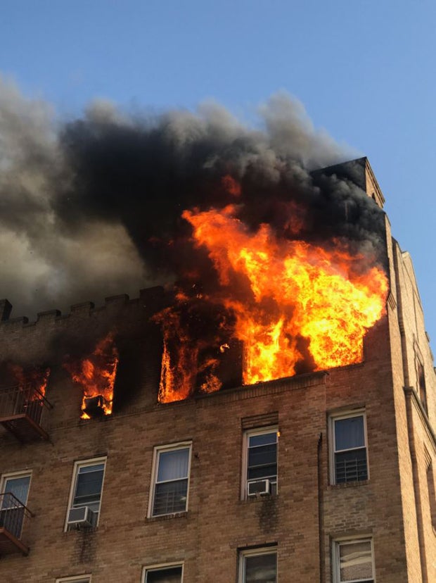 Mindestens 23 Verletzte bei Wohnhausbrand in New York