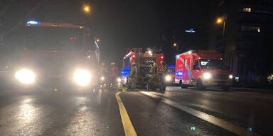 Berliner Hochhaus in Flammen: Eingeschlossene gerettet