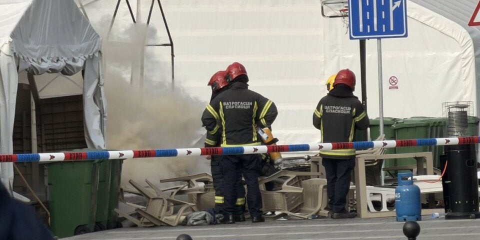 Schüsse und Feuer in Belgrad