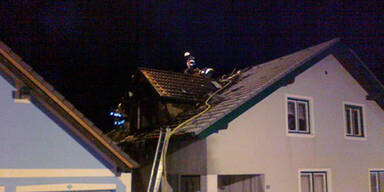 Familie aus brennendem Haus gerettet