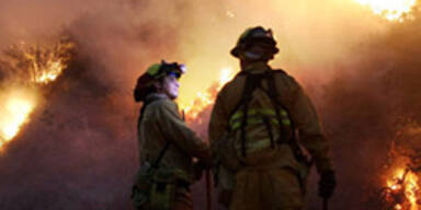 Flammeninferno breitet sich weiter aus