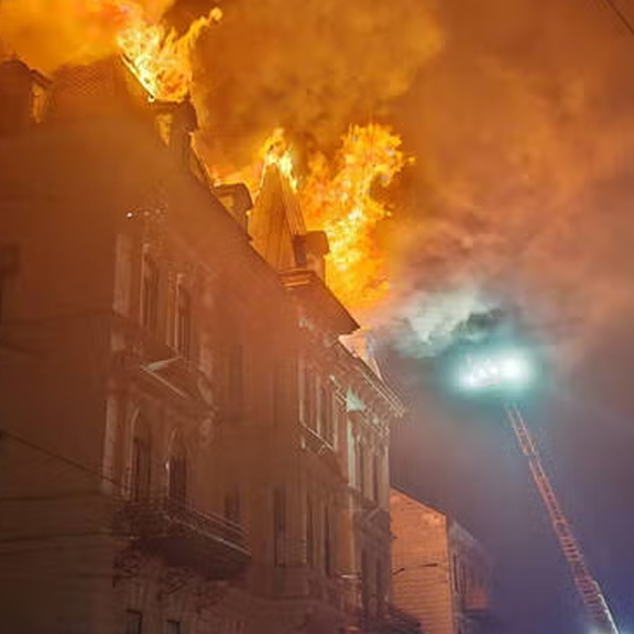 Brandstiftung in Villa: Keine Spur von den Tätern