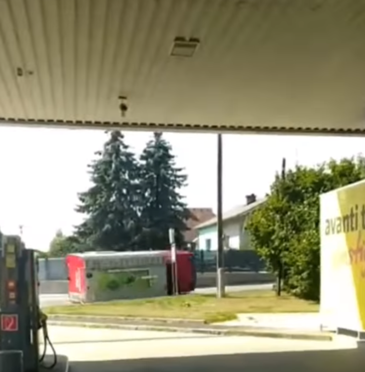 Video zeigt Unfall mit Feuerwehrauto