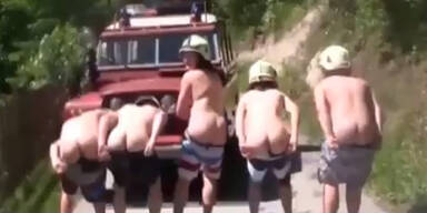 Nackte Feuerwehrler erregen Verband