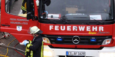 Mysteri&ouml;ser Wohnungsbrand: Tote mit Stichverletzungen