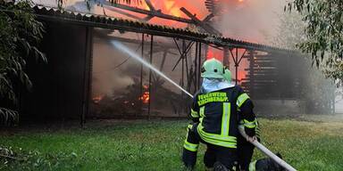 Stalker zündet Haus an