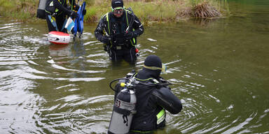 Rennboot auf Donau gekentert