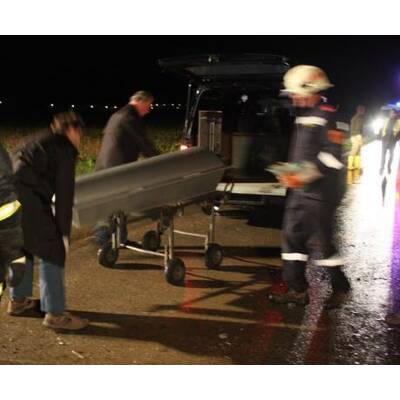 Zug überfuhr eingeklemmtes Auto