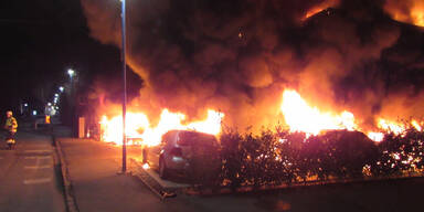 12 Personen vor Flammen-Inferno gerettet